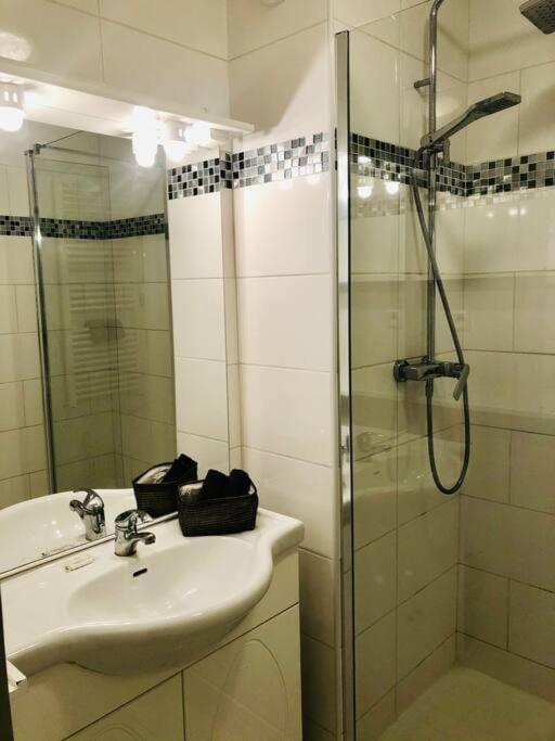 Apartamento "Beausoleil" T2 Lumineux, Parking, Clim, Wifi Sète Exterior foto